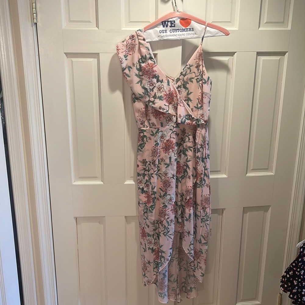 Size M maxi dress . Great wedding guest dress!
